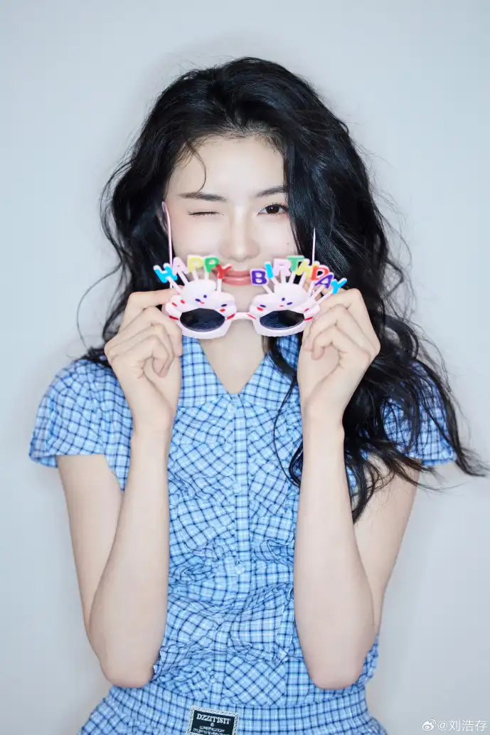 亲吻游戏下载界面截图